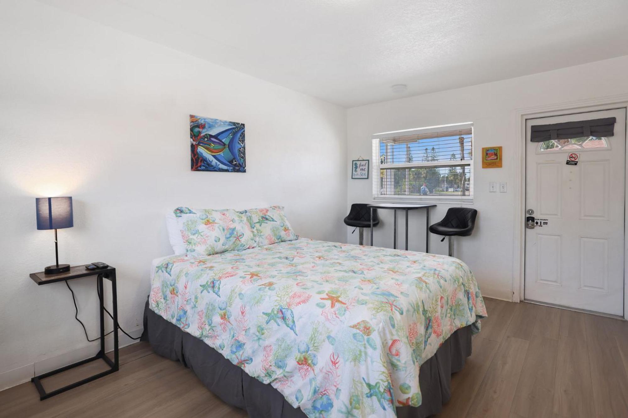 Sun Island Motel Сант Пит Бич Экстерьер фото
